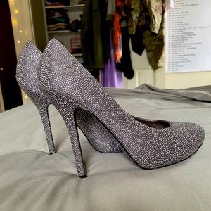 Nina Studded Pumps W9